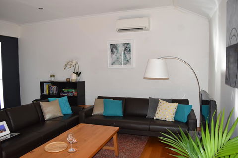 Central Executive Townhouse - New Castle Holiday 13