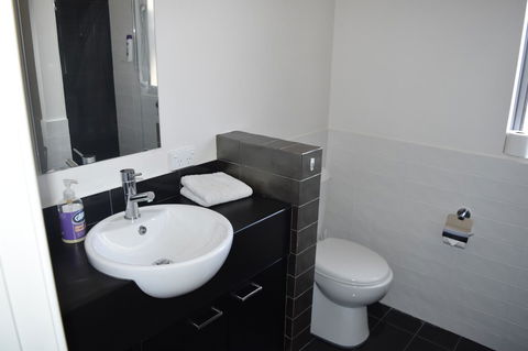 Central Executive Townhouse - New Castle Holiday 8