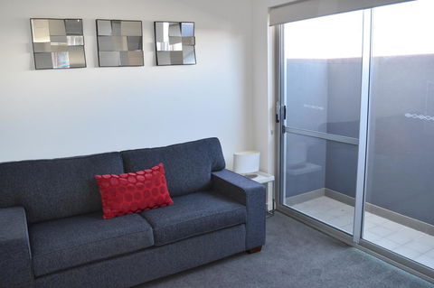 Central Executive Townhouse - New Castle Holiday 6