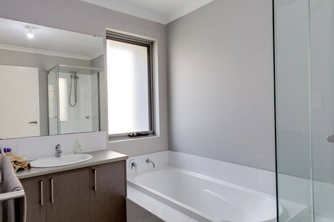 Rainbow Dream House - New Castle Holiday 16