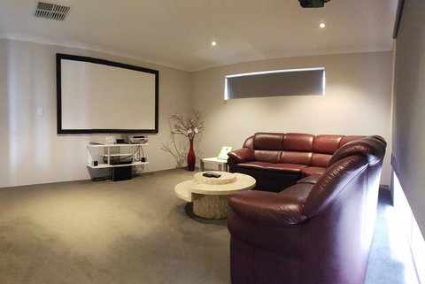 Rainbow Dream House - New Castle Holiday 22