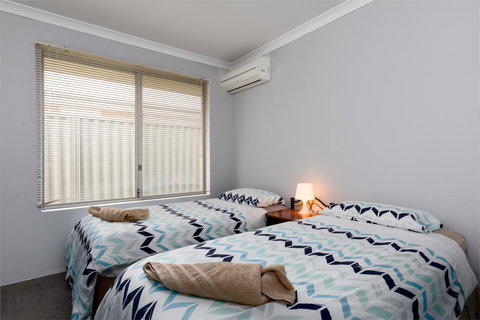 Rainbow Dream House - New Castle Holiday 15