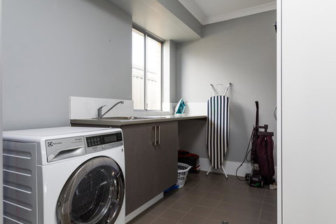 Rainbow Dream House - New Castle Holiday 23