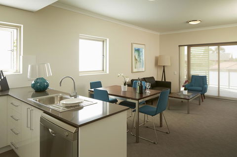 Baileys Serviced Apartments - New Castle Holiday 11