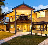 Mullaloo Beachfront Retreat - New Castle Holiday