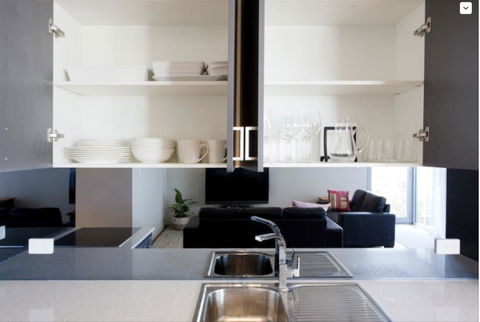 Adele's Luxury South Beach Apartment With King Bed - New Castle Holiday 14