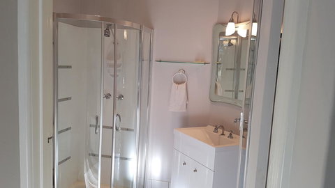 Stirling Apartments - Studio 1 - New Castle Holiday 3