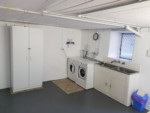 Stirling Apartments - Studio 1 - New Castle Holiday 9