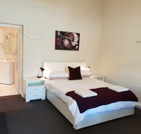 Stirling Apartments - Studio 1 - New Castle Holiday