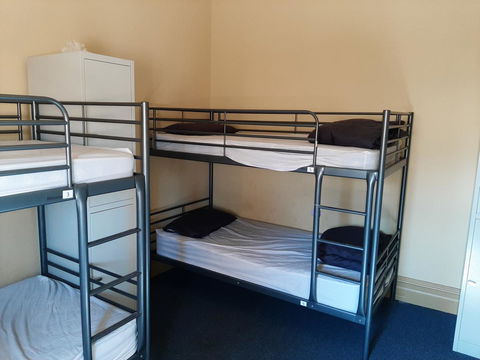 Fremantle Beach Backpackers - New Castle Holiday 5