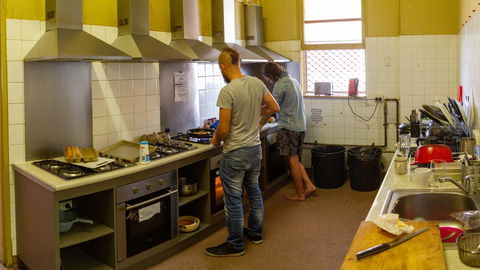 Fremantle Beach Backpackers - New Castle Holiday 30