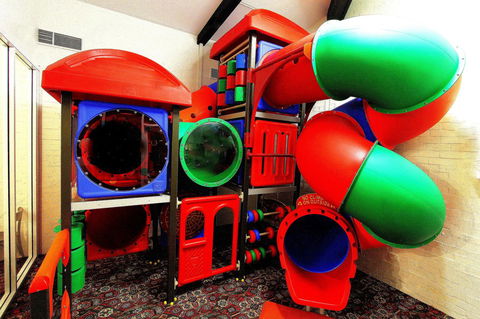 Nightcap At Wintersun Hotel - New Castle Holiday 29