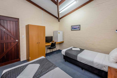 Nightcap At Wintersun Hotel - New Castle Holiday 15