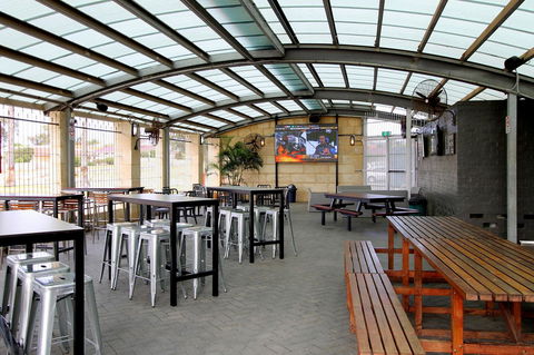 Nightcap At Wintersun Hotel - New Castle Holiday 28