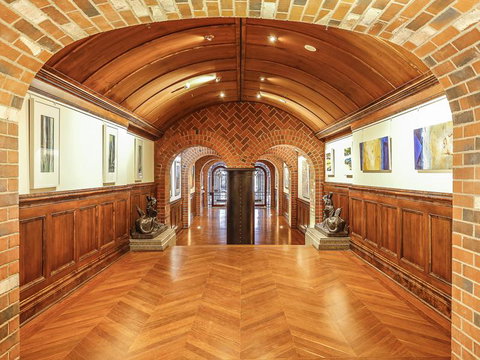 New York On King - New Castle Holiday 1