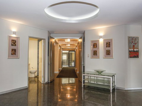 New York On King - New Castle Holiday 7