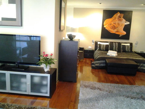 New York On King - New Castle Holiday 25