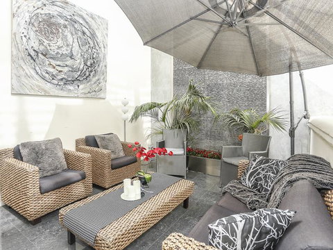 New York On King - New Castle Holiday 17