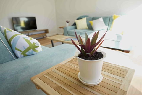 Sunny Blinco Street House - New Castle Holiday 7