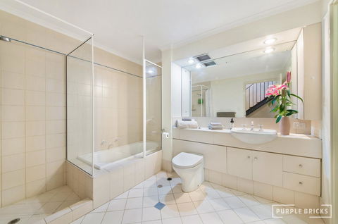 Spacious Central Townhouse - New Castle Holiday 6