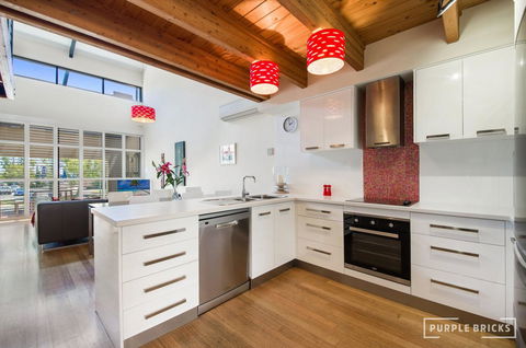 Spacious Central Townhouse - New Castle Holiday 3