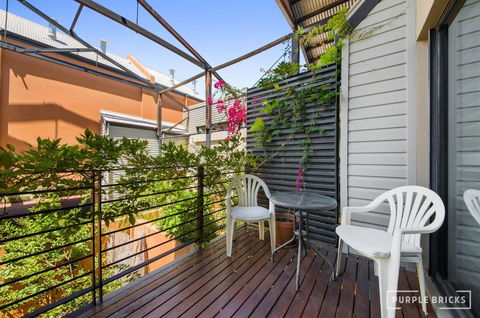 Spacious Central Townhouse - New Castle Holiday 10