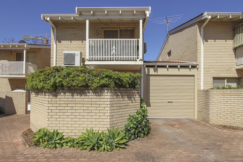 Leederville Townhouse - New Castle Holiday 12