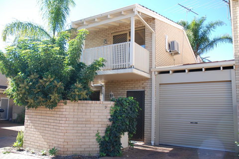 Leederville Townhouse - New Castle Holiday 7