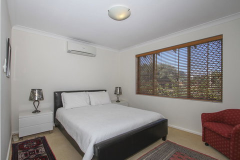 Leederville Townhouse - New Castle Holiday 4