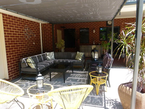 Seatrees Accommodation - New Castle Holiday 2