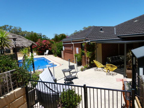 Seatrees Accommodation - New Castle Holiday 28