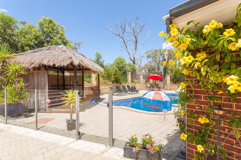 Seatrees Accommodation - New Castle Holiday 29