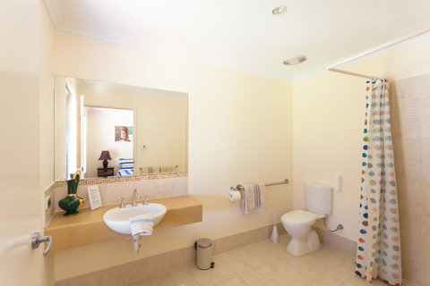 Seatrees Accommodation - New Castle Holiday 13