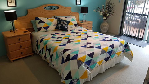 Seatrees Accommodation - New Castle Holiday 25