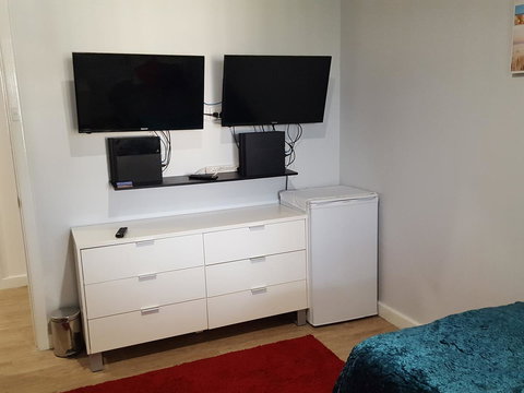 Palm Beach Bed & Breakfast - New Castle Holiday 1