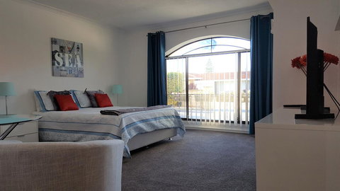 Palm Beach Bed & Breakfast - New Castle Holiday 29