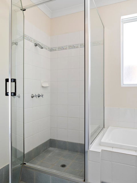 Cooper Street - New Castle Holiday 21