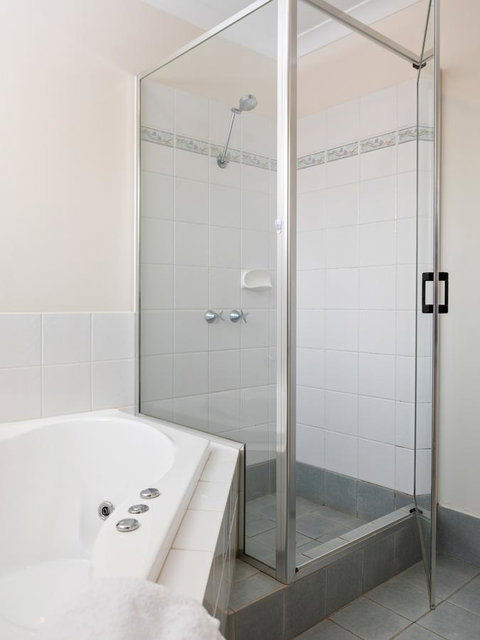 Cooper Street - New Castle Holiday 15