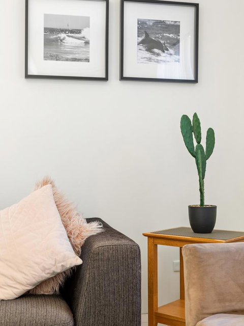 Cooper Street - New Castle Holiday 4