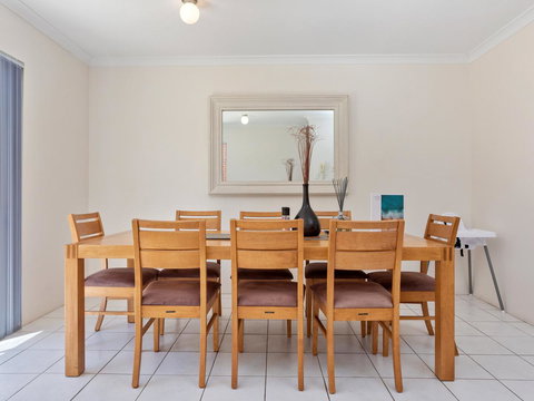 Cooper Street - New Castle Holiday 33