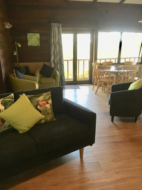 Kangaroo Valley Cottage - New Castle Holiday 6