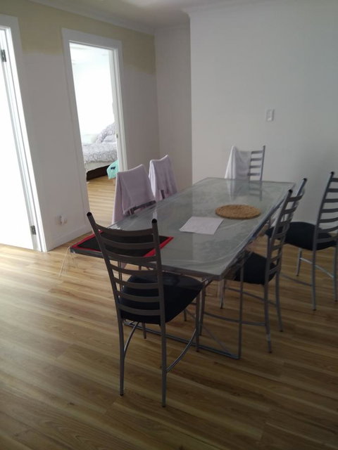 DIANELLA Budget Rooms Happy Place To Stay - New Castle Holiday 34