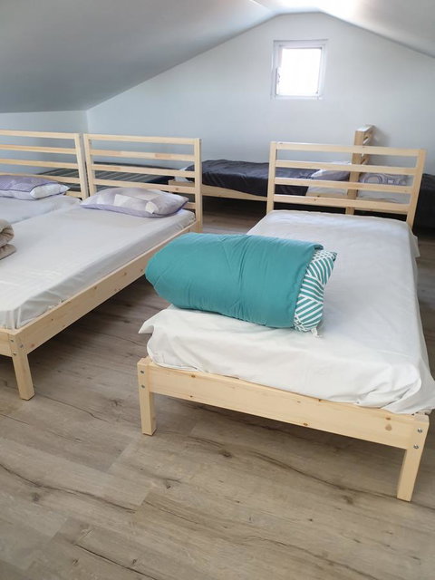 DIANELLA Budget Rooms Happy Place To Stay - New Castle Holiday 20