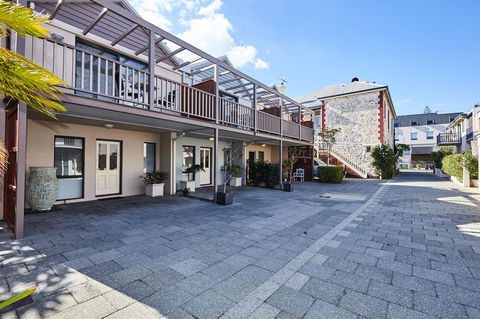Fremantle Townhouse Unit 6 - New Castle Holiday 13