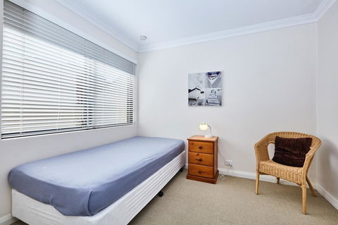 Fremantle Townhouse Unit 6 - New Castle Holiday 7