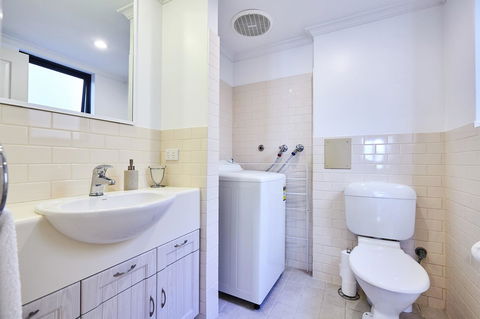 Fremantle Townhouse Unit 6 - New Castle Holiday 3