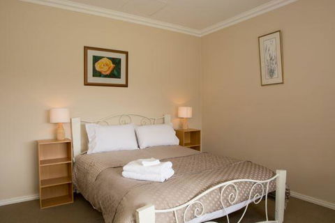 Yvonnes Rest Holiday Home - New Castle Holiday 5