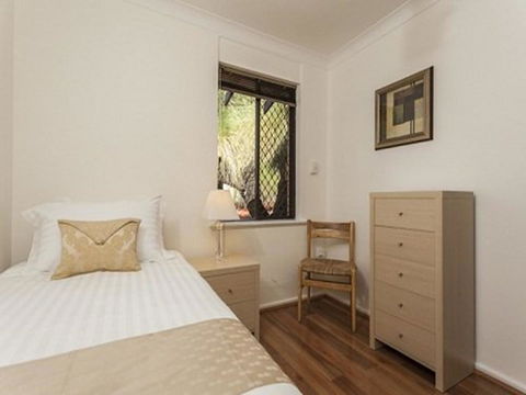 Attadale Excutive Villa - New Castle Holiday 8