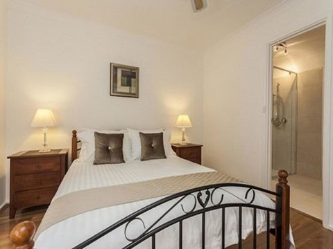 Attadale Excutive Villa - New Castle Holiday 13