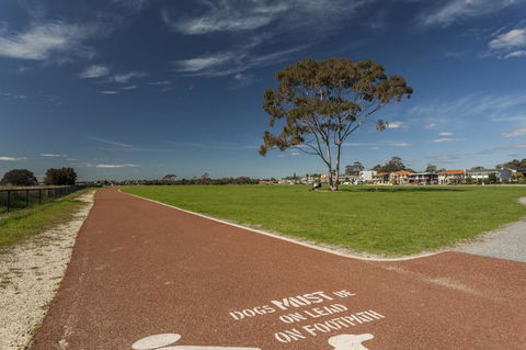 Attadale Excutive Villa - New Castle Holiday 2